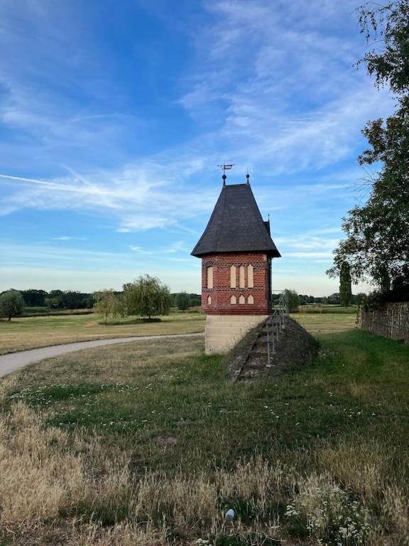 "Ferienwohnung Am Schloss" - Ferienwohnung Mit Blick Auf Das Barbyer Schloss, 5 Gehminuten Bis Zur Elbe Dış mekan fotoğraf