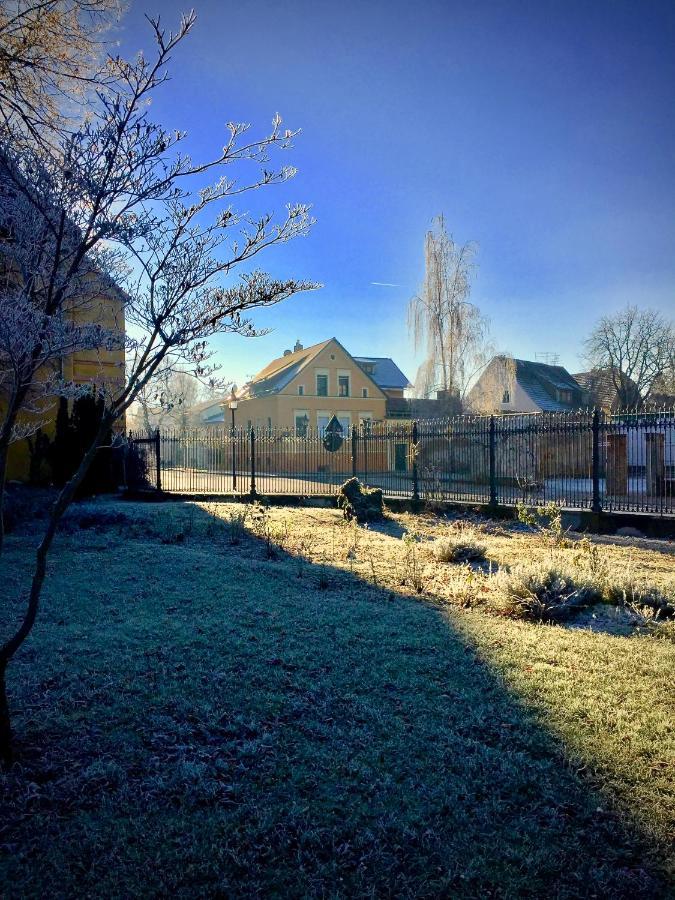 "Ferienwohnung Am Schloss" - Ferienwohnung Mit Blick Auf Das Barbyer Schloss, 5 Gehminuten Bis Zur Elbe Dış mekan fotoğraf